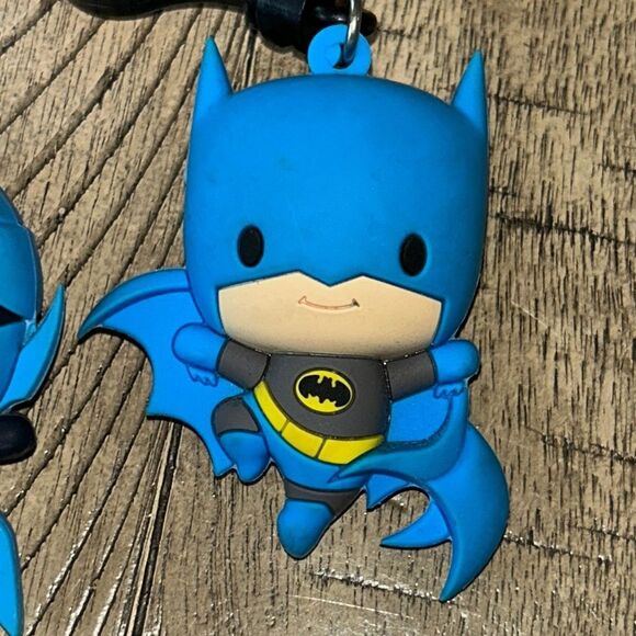 DC Baby and boy bat 🦇 Superhero 🦸 book 📖 bag clips. Also Keychain hook 🪝 - Picture 8 of 17